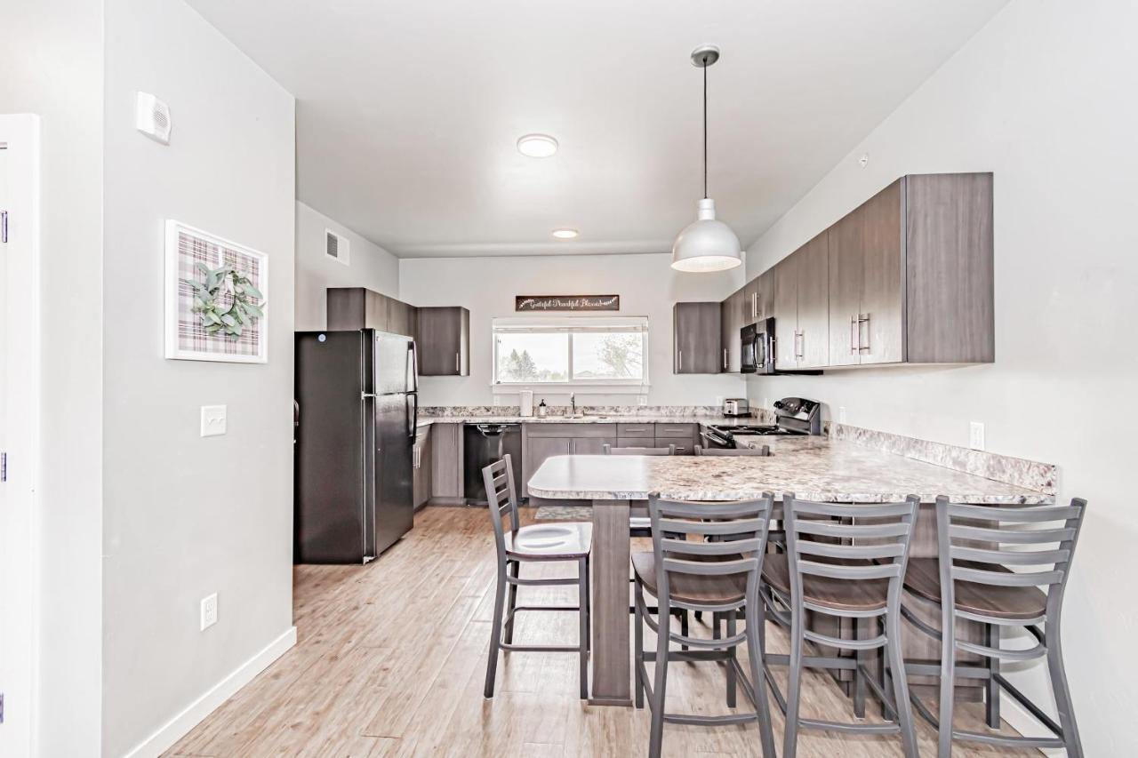 Bringham'S Mill Apartments Perfect For Groups Full Kitchen Gym And Free Parking Rexburg Buitenkant foto